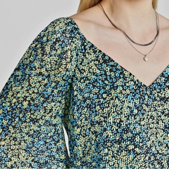 Steve Madden Stevie Floral Blouse Size 2X - Picture 3 of 10